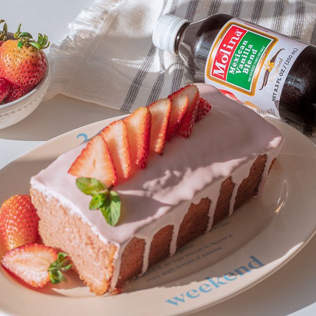 STRAWBERRY POUND CAKE